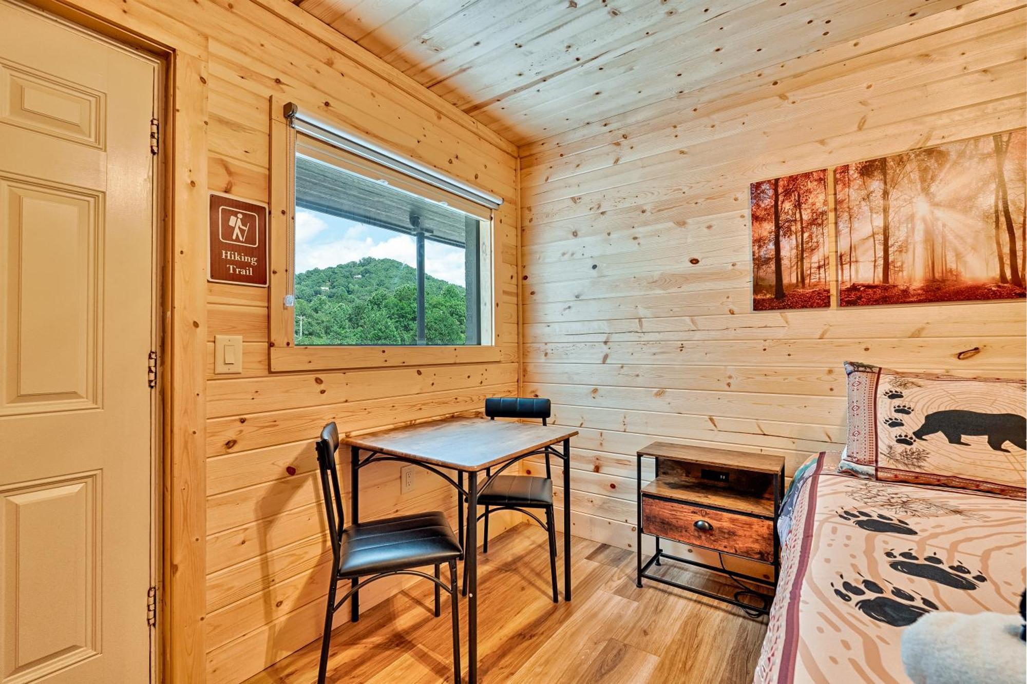 Retreat On The Motel Hiawassee